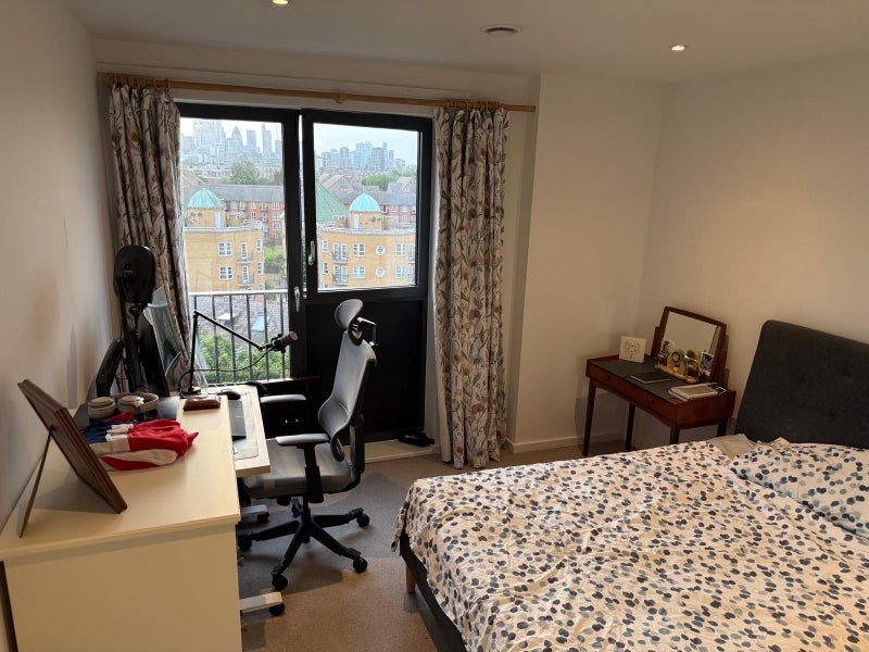 Room Mulberry Way in Greater London