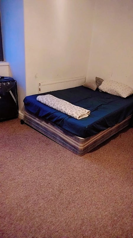 Room Springwood Road in Leeds