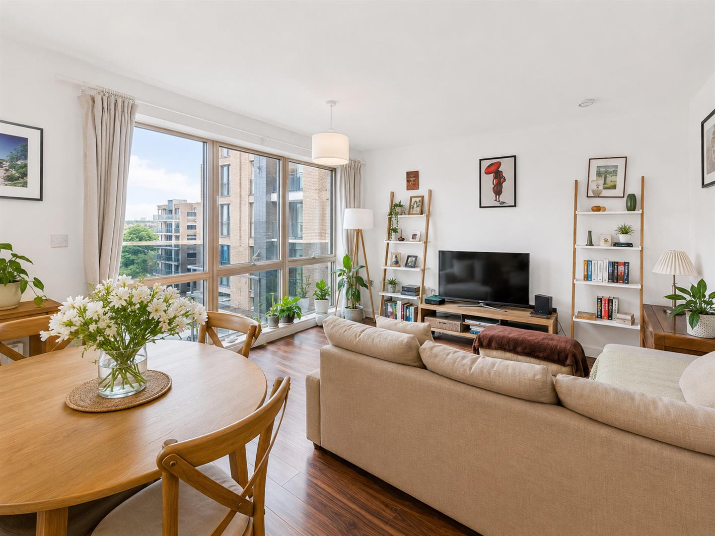 Flat Kilburn Park Road in City of Westminster