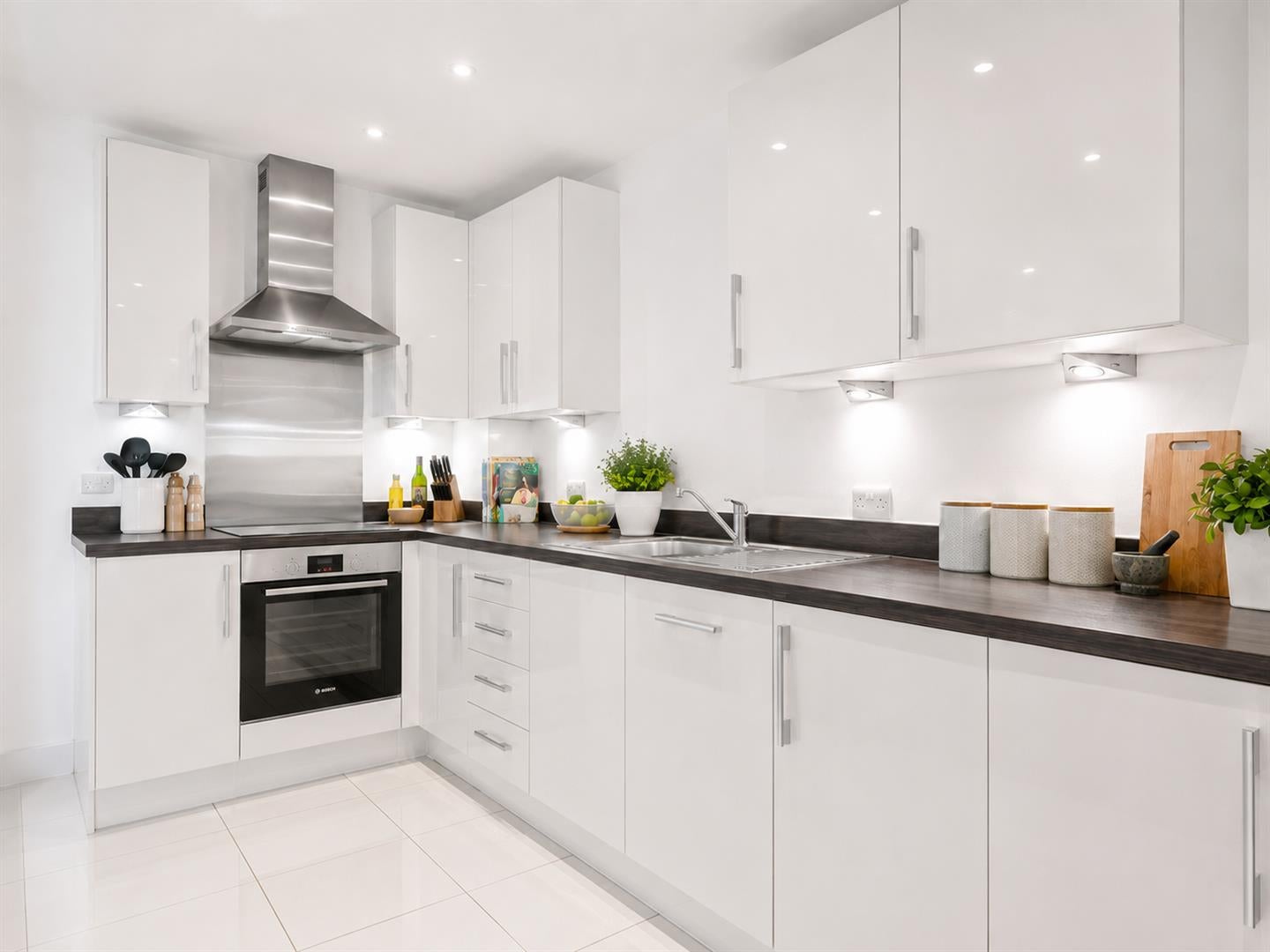 Flat Kilburn Park Road in City of Westminster