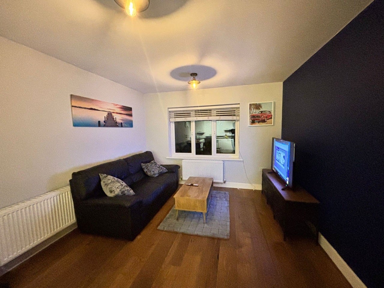 House Acorn Drive in Bristol