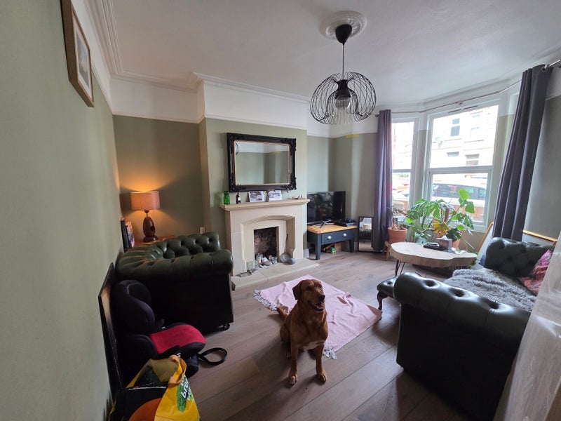 Room Douglas Road in Bristol