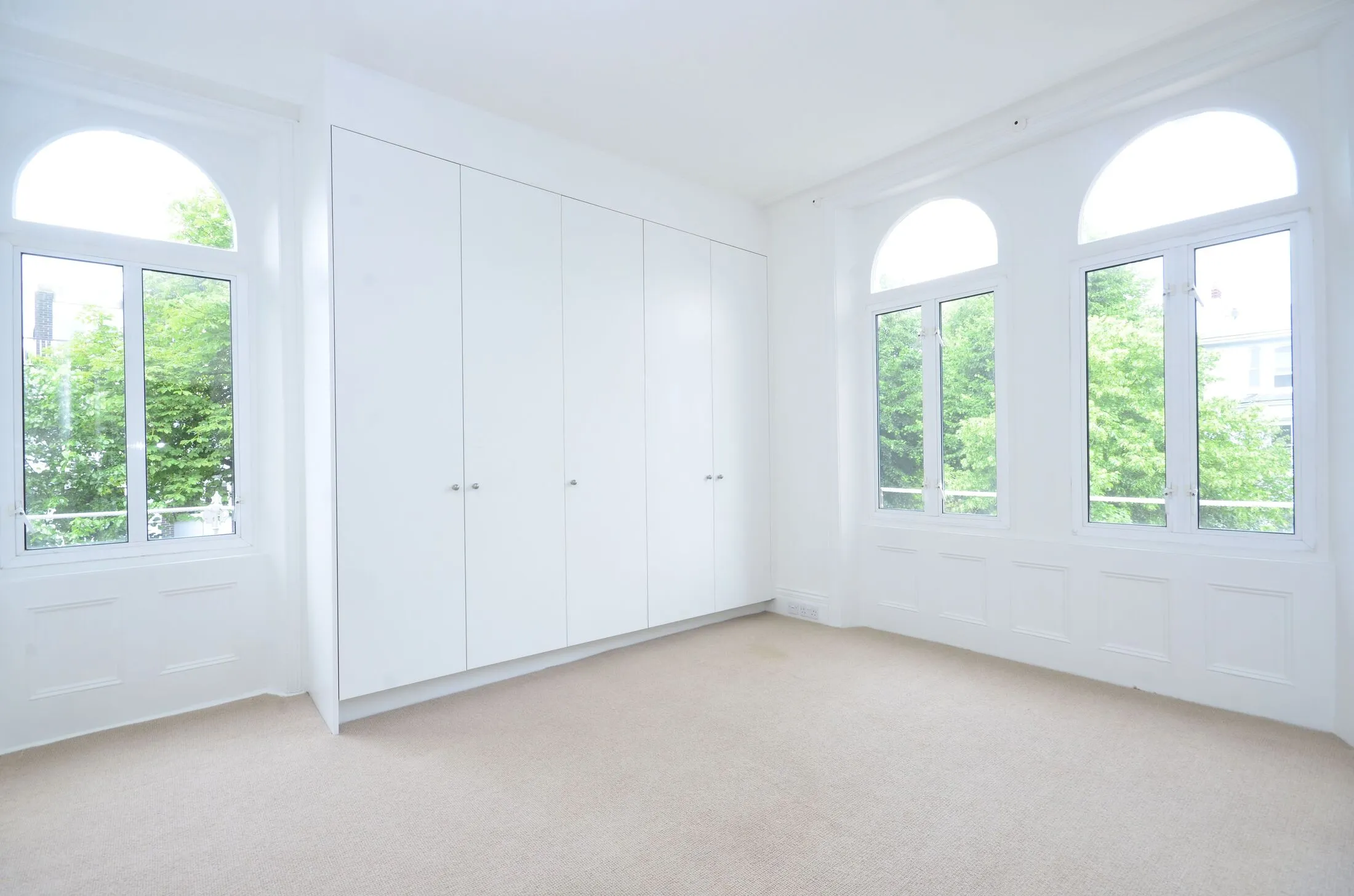 Flat Thurlow Road in Greater London