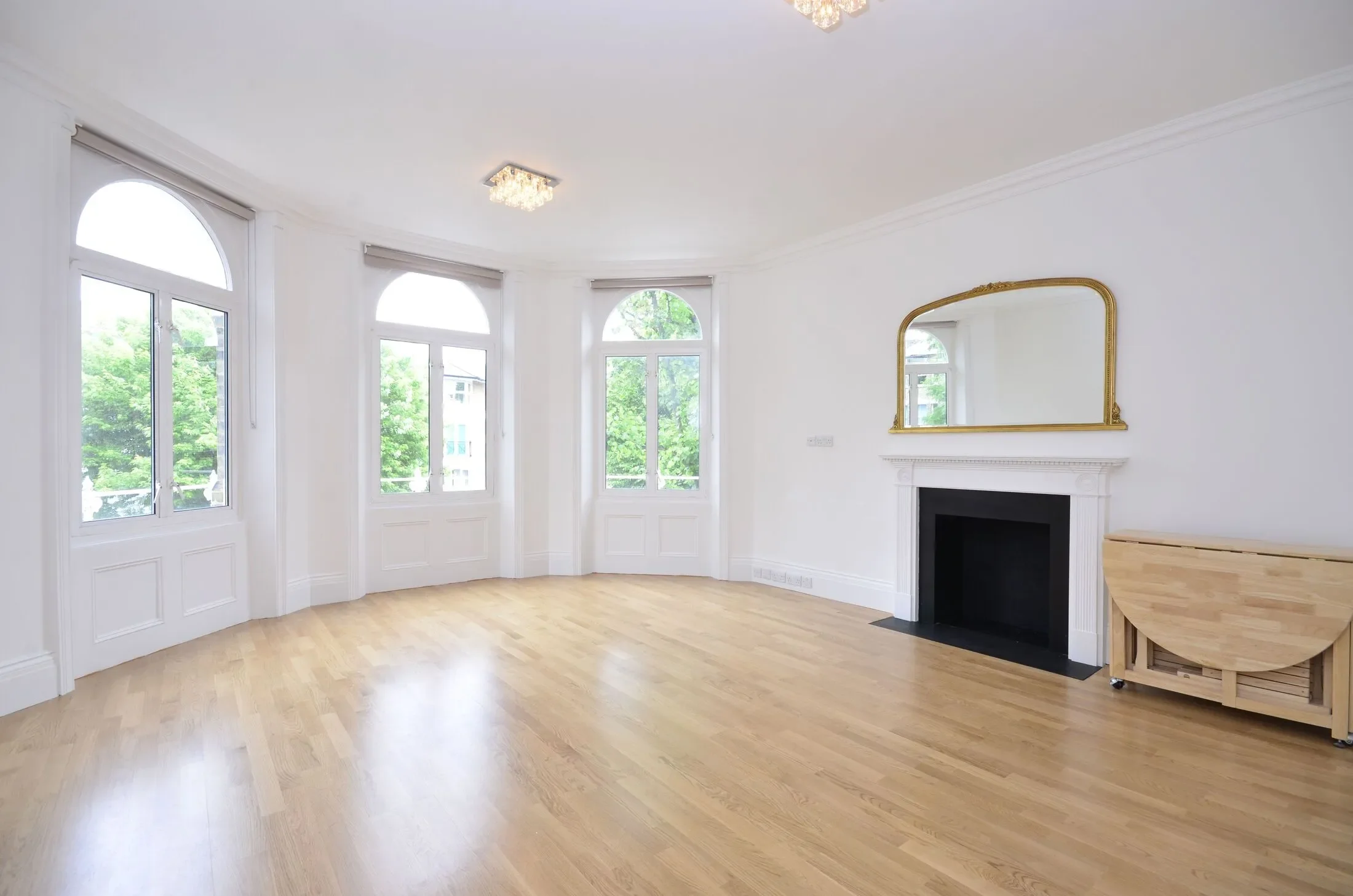 Flat Thurlow Road in Greater London