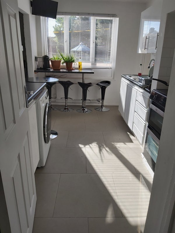 Room Homemead Road in Greater London