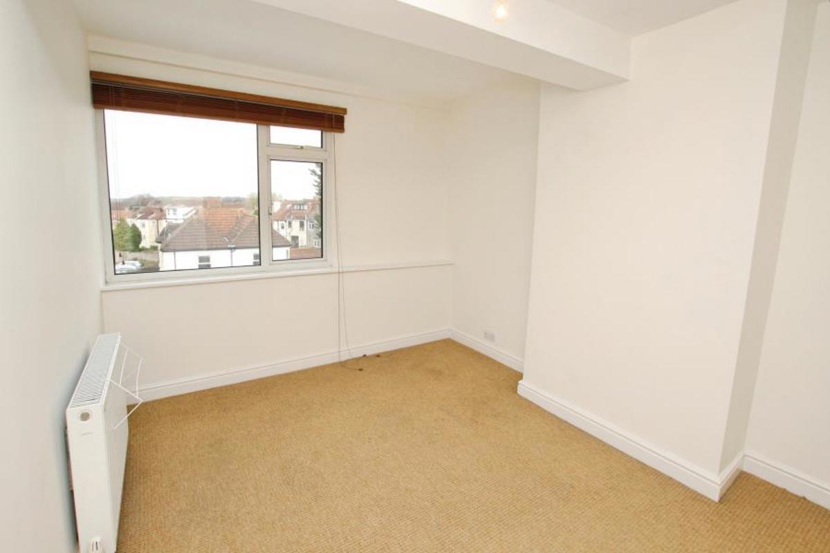 Flat Fishponds Road in Bristol