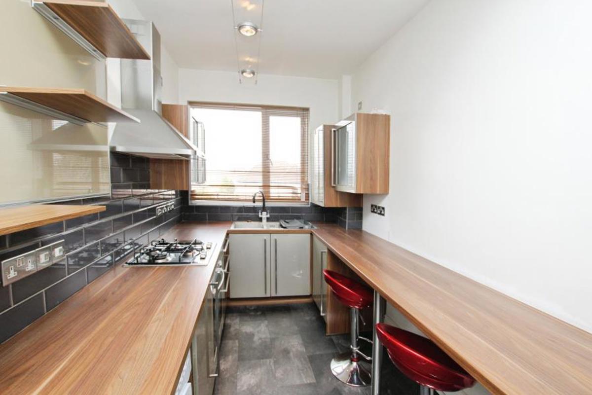 Flat Fishponds Road in Bristol