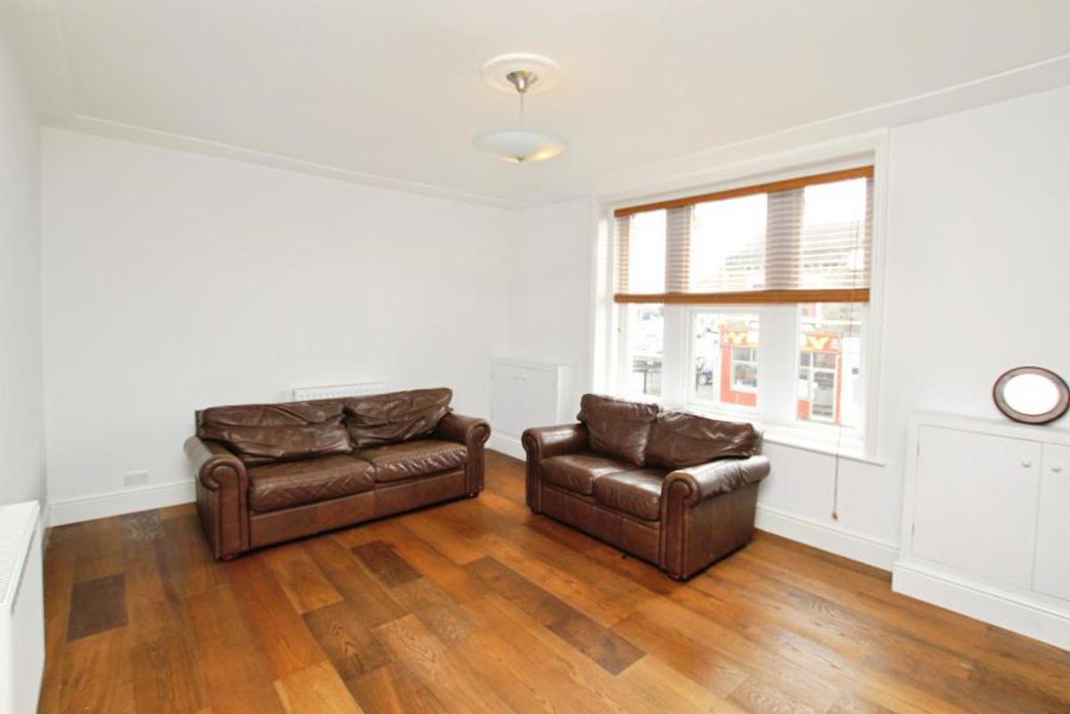 Flat Fishponds Road in Bristol