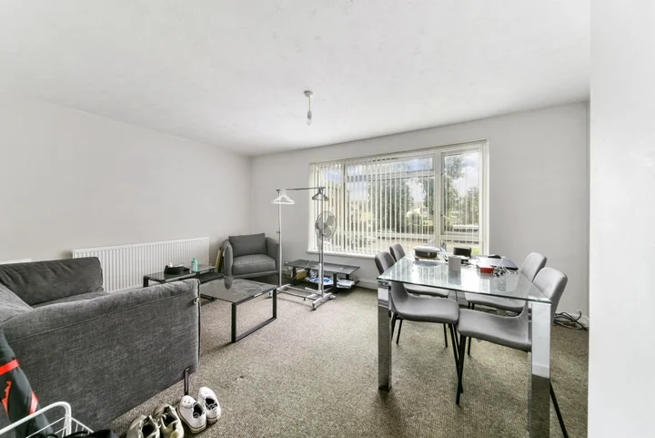 Flat Rosedene Terrace in Greater London