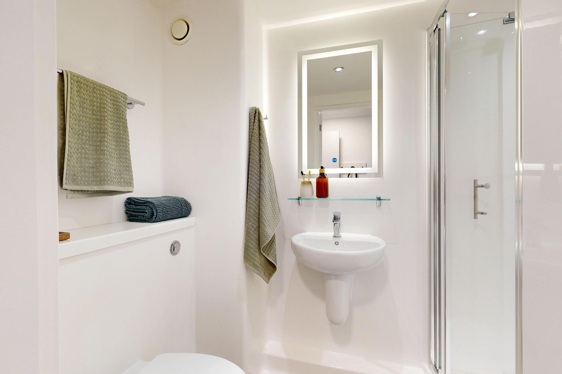 Room Radmarsh Road in Nottingham
