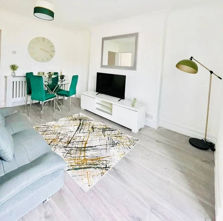Flat Palmerston Road in Portsmouth