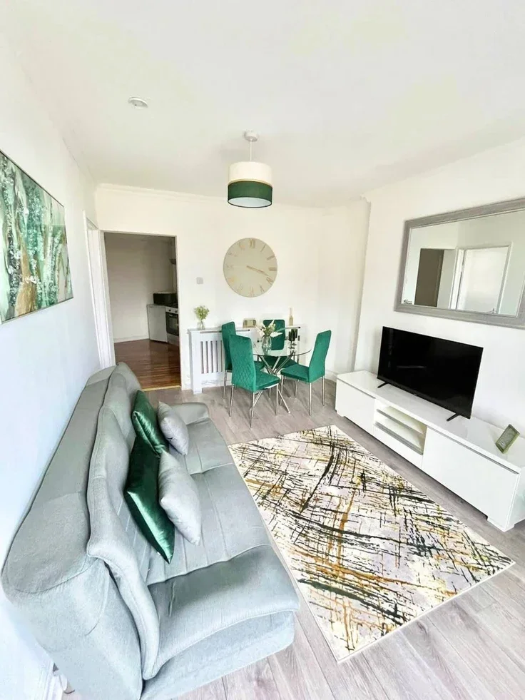 Flat Palmerston Road in Portsmouth