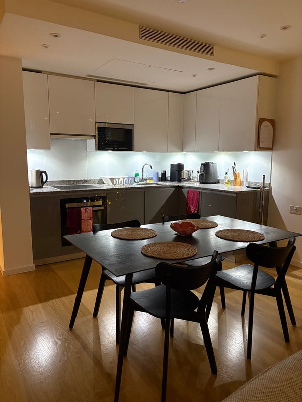 Room Honour Lea Avenue in Greater London