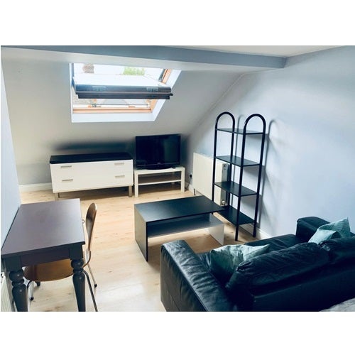 Flat Stanlake Road in London