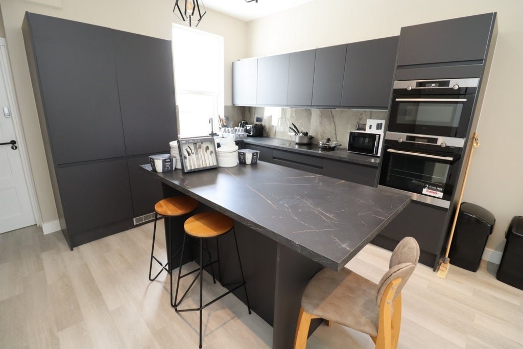 Room Globe Road in Greater London