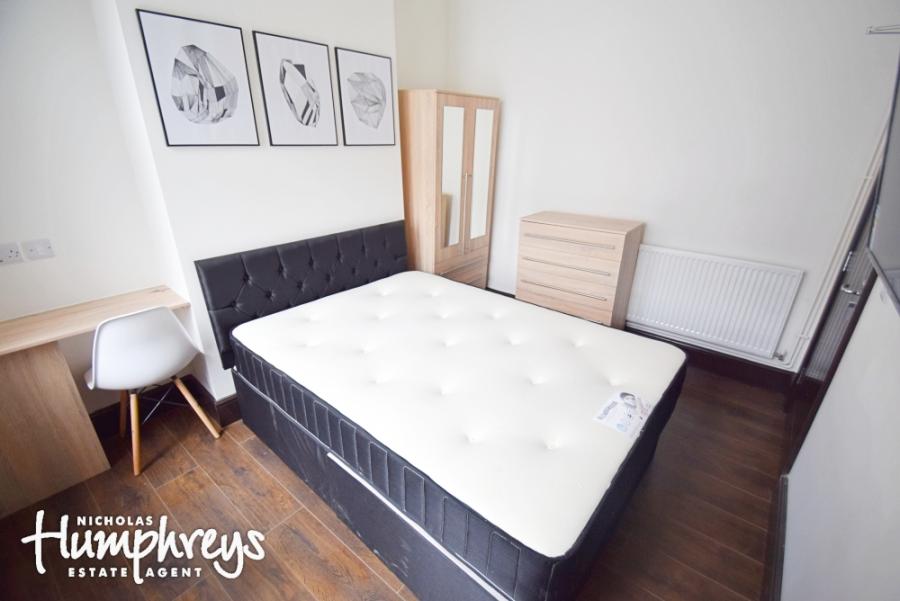Room Seaford Street in Stoke-on-Trent