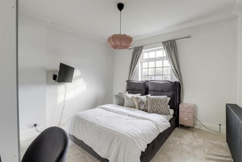 Room Main Road in Nottingham