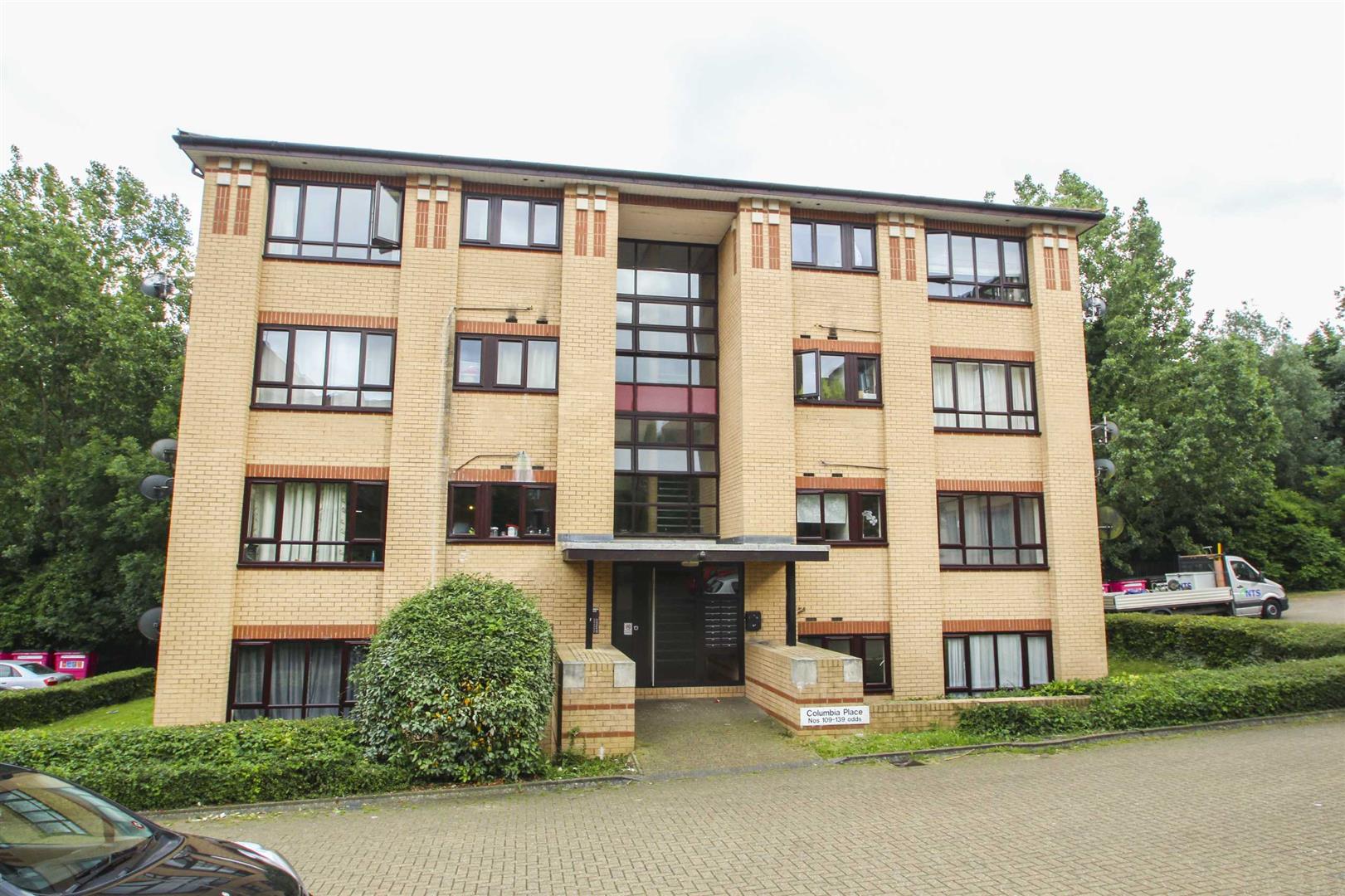 Flat Columbia Place in Milton Keynes