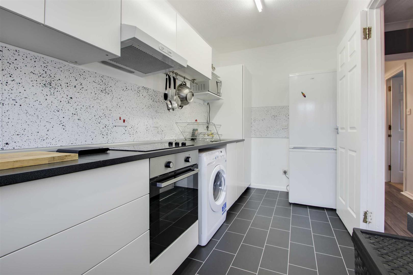 Flat Columbia Place in Milton Keynes