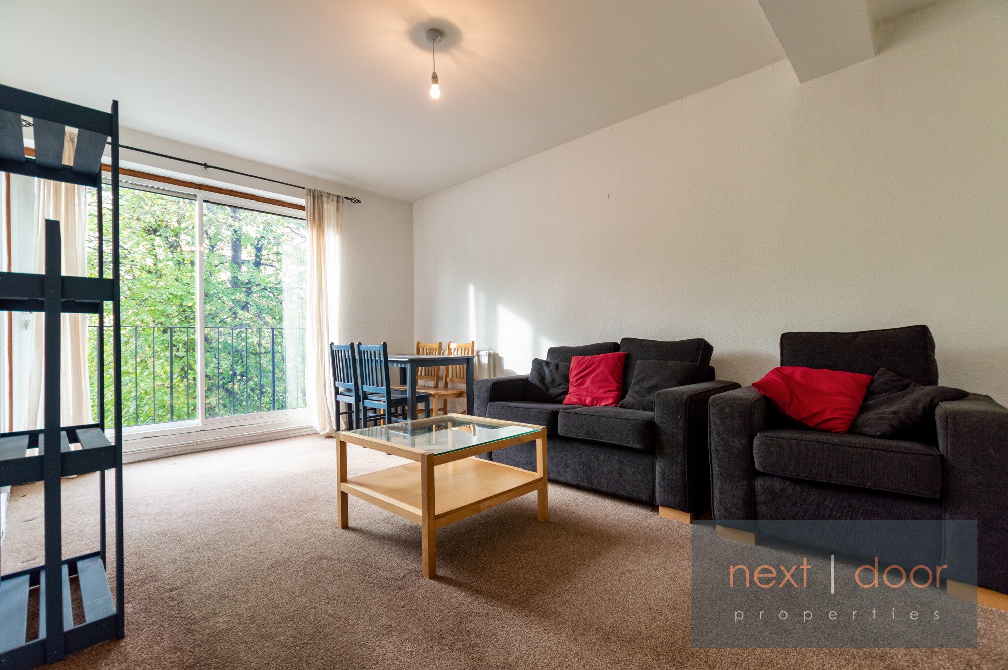 Flat Lomond Grove in London