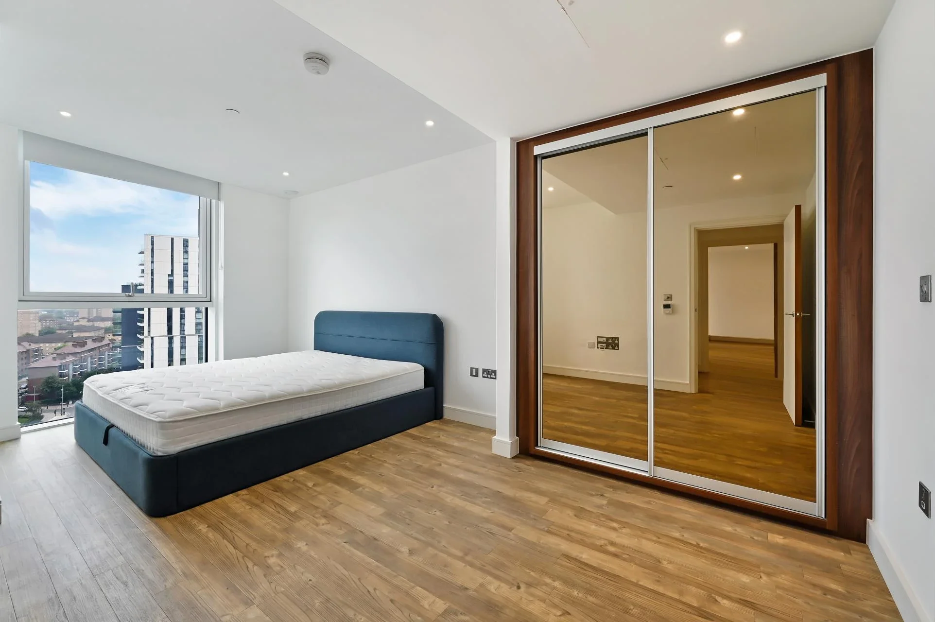 Flat Wandsworth Road in Greater London
