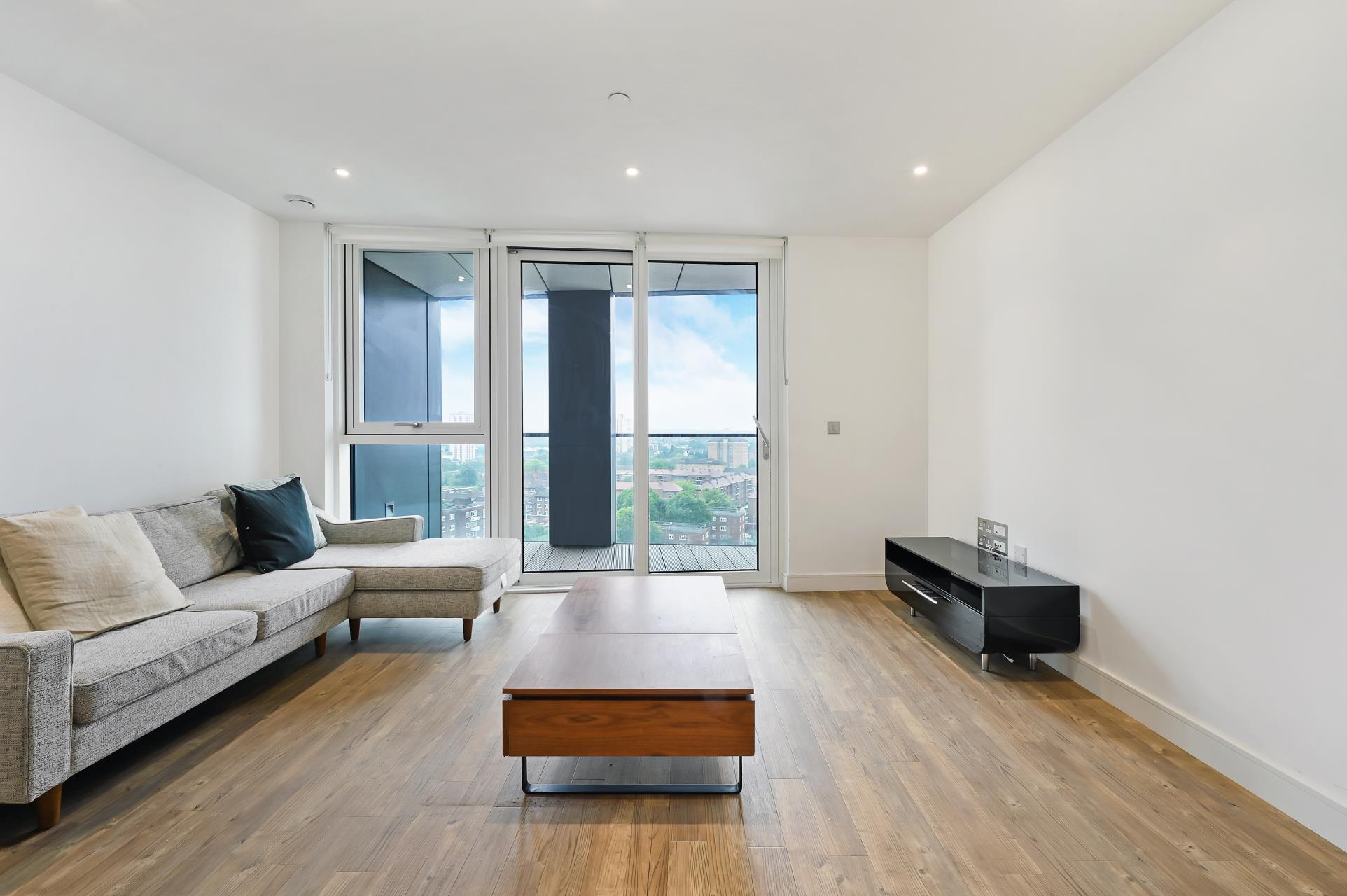 Flat Wandsworth Road in Greater London