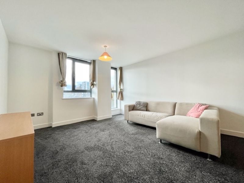 Flat Wapping Lane in Greater London