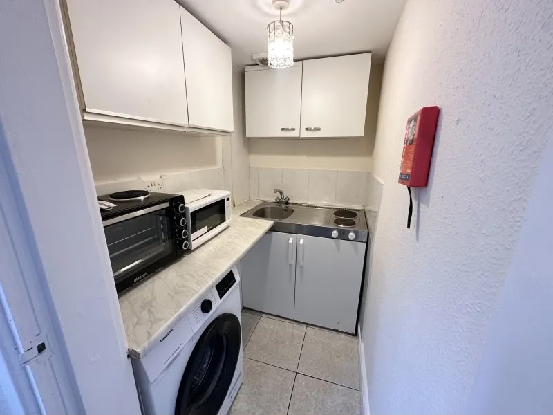 Flat Fowler Close in Liverpool