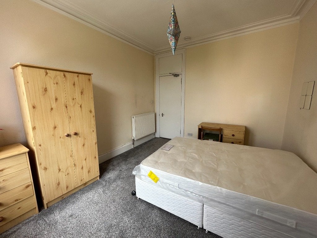 Flat Hope Park Crescent in City of Edinburgh