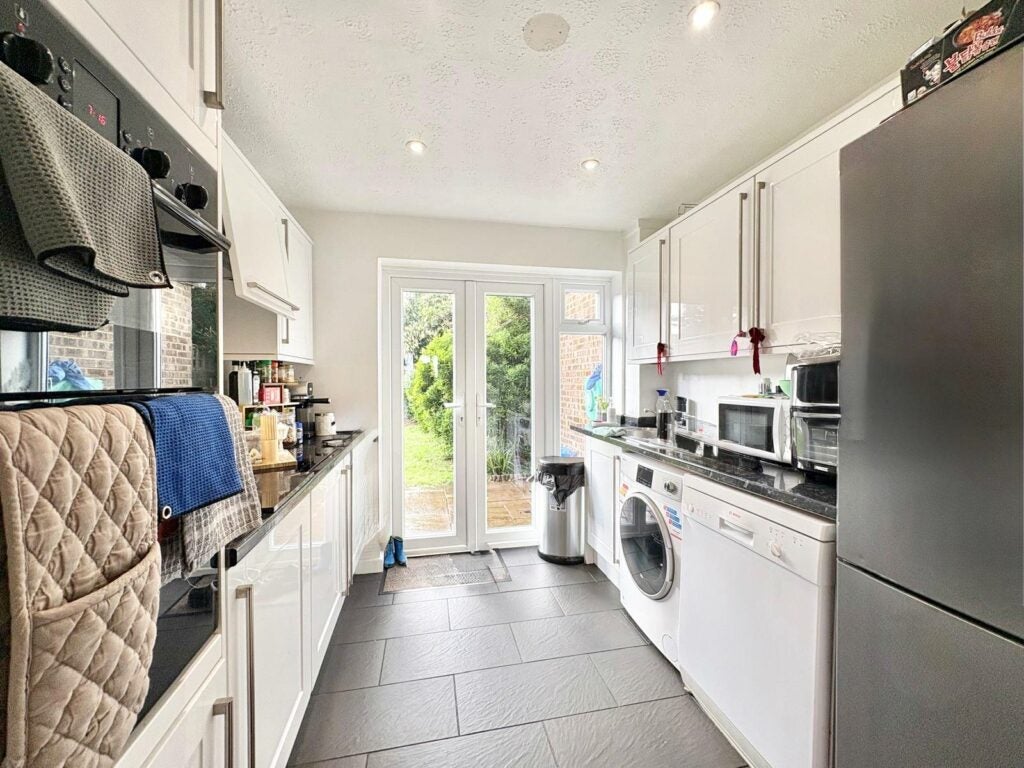 House Brandon Close in Surrey Heath