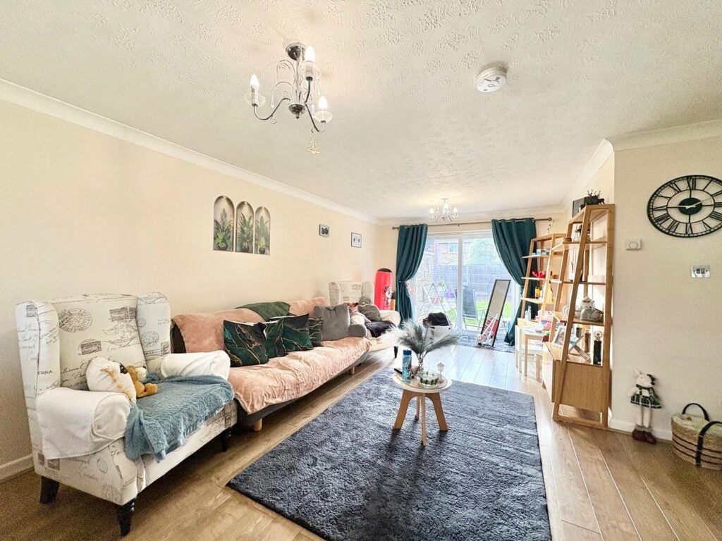 House Brandon Close in Surrey Heath