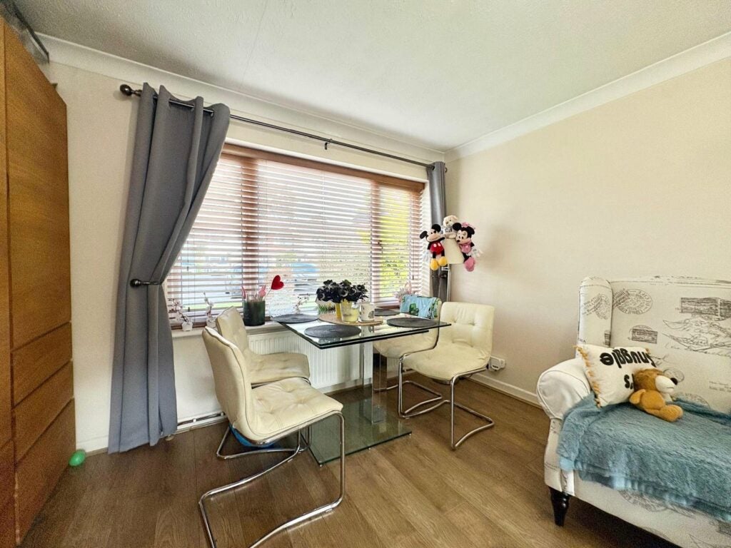House Brandon Close in Surrey Heath