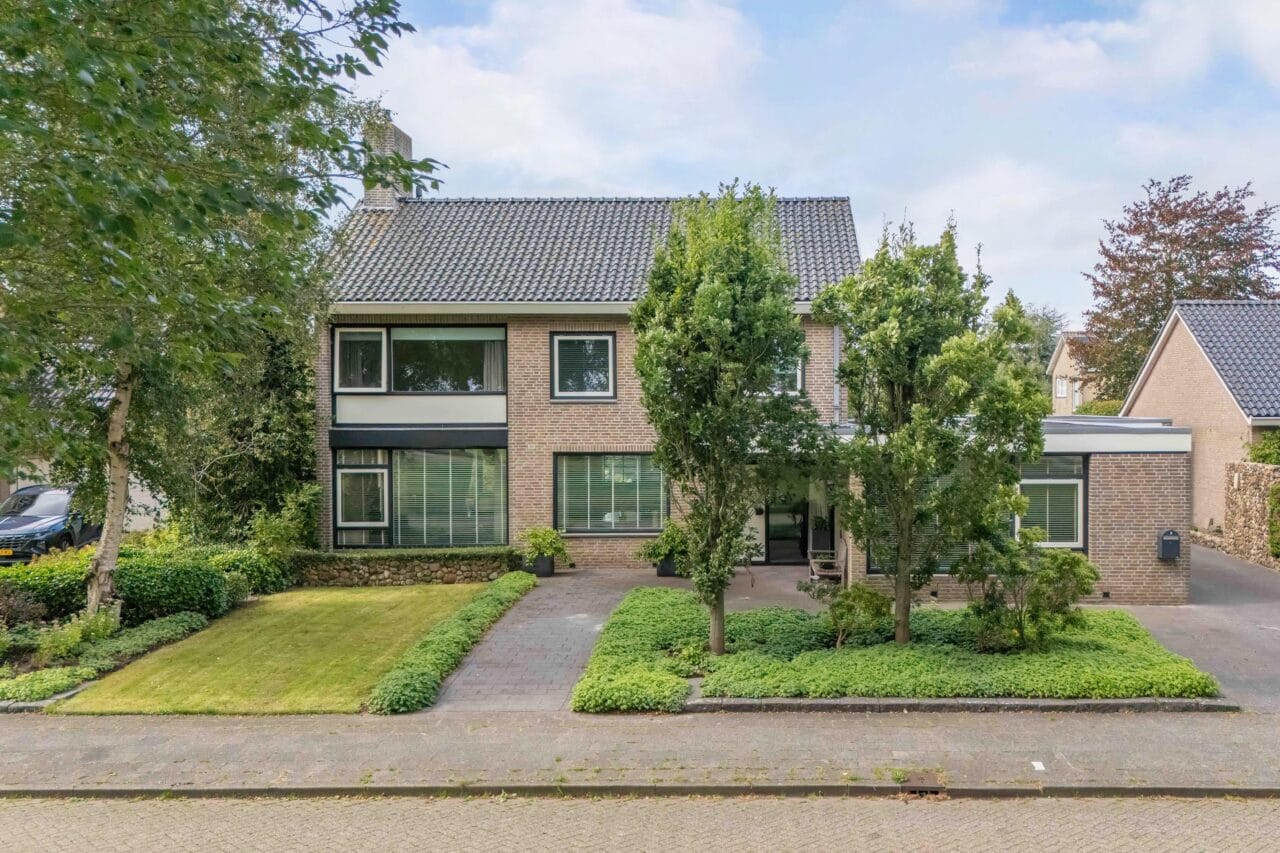 Vrijstaande woning te koop: Reinier Cammingalaan 2, Bolsward