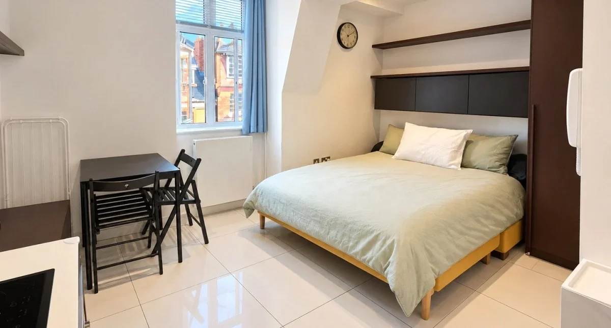 Flat Tavistock Place in Greater London