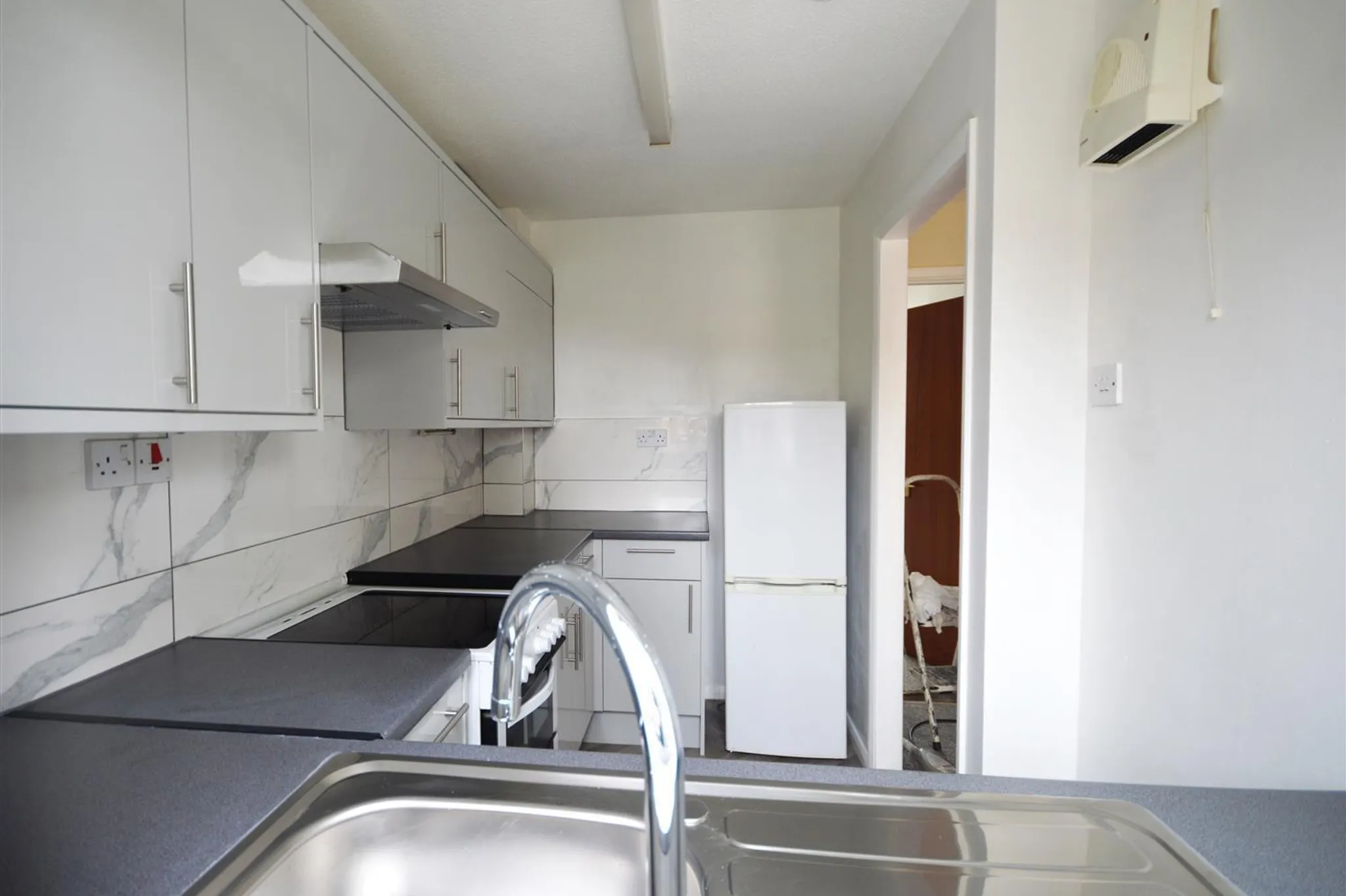 House Croydon Court in St. Julians Community