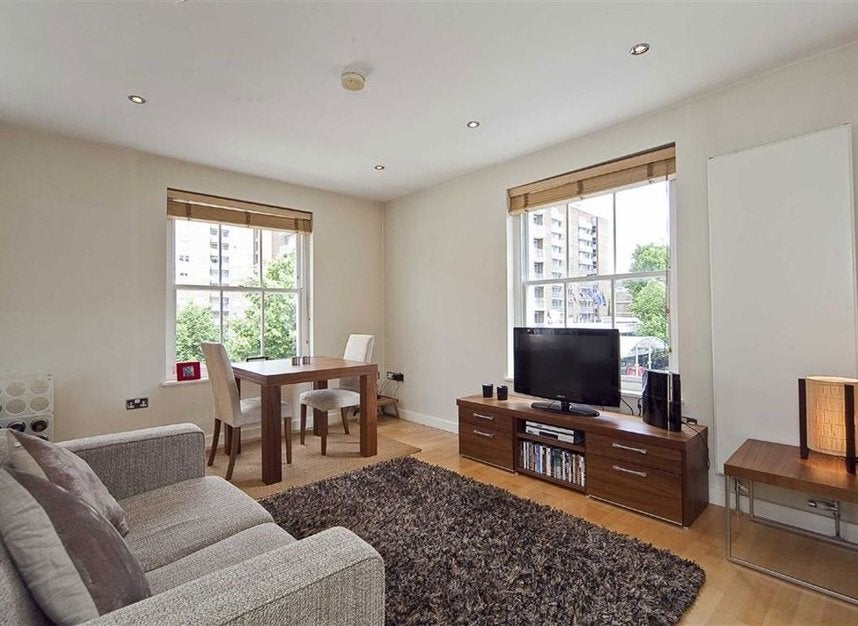 Flat Upper Berkeley Street in City of Westminster