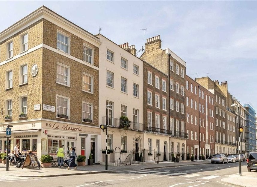 Flat Upper Berkeley Street in City of Westminster