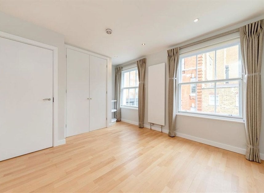 Flat Upper Berkeley Street in City of Westminster