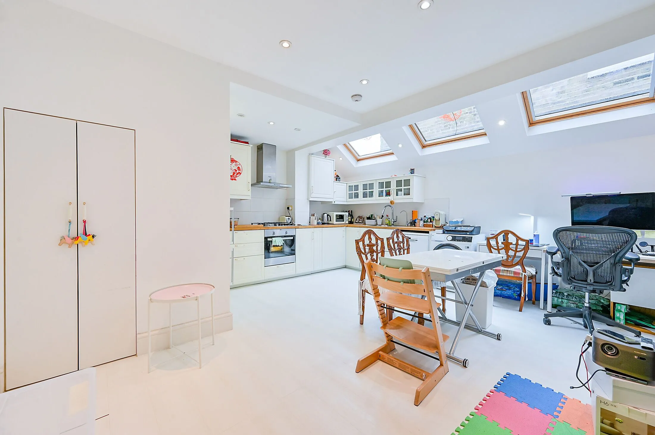 Flat Adelaide Grove in Greater London