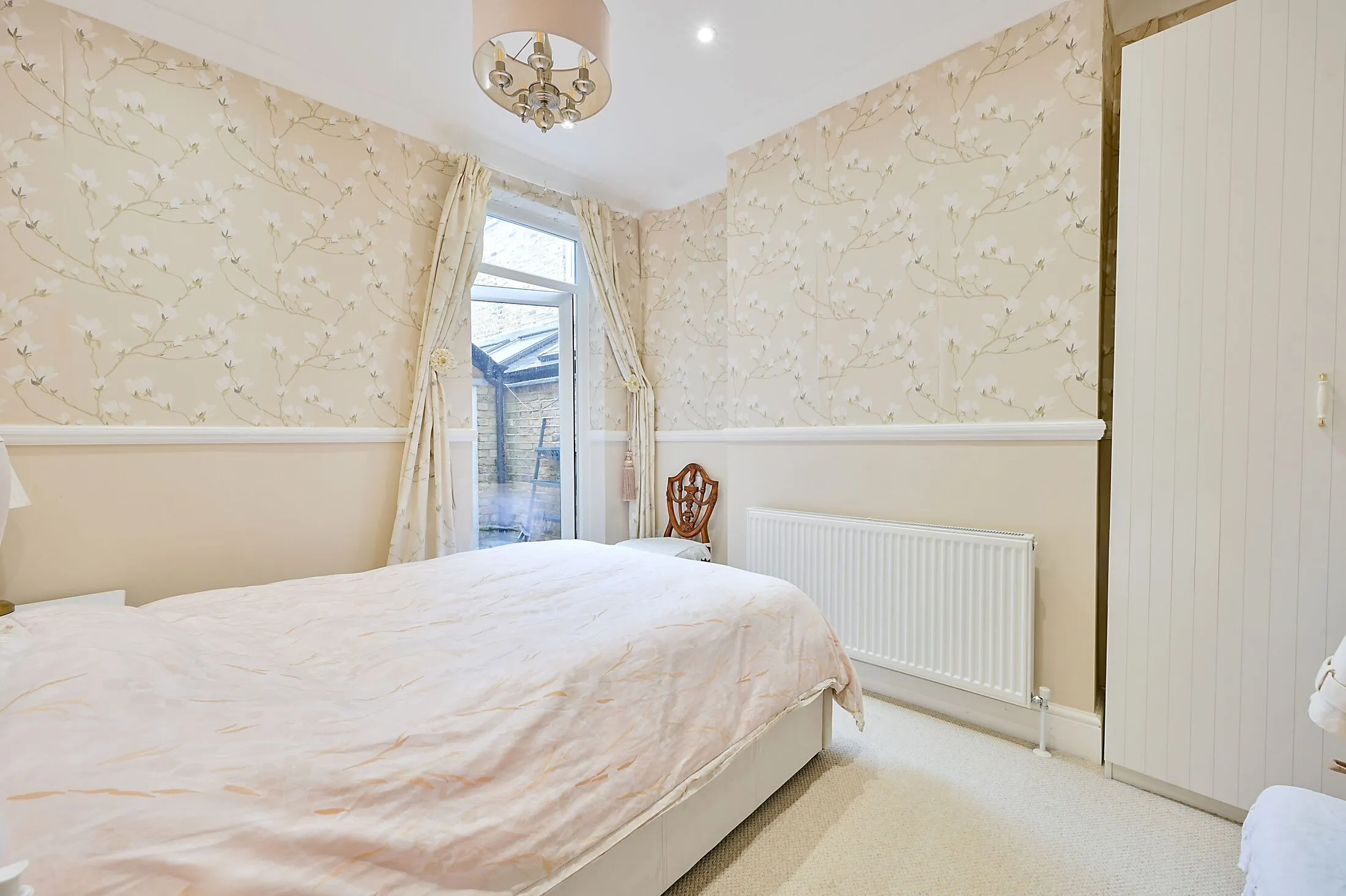Flat Adelaide Grove in Greater London