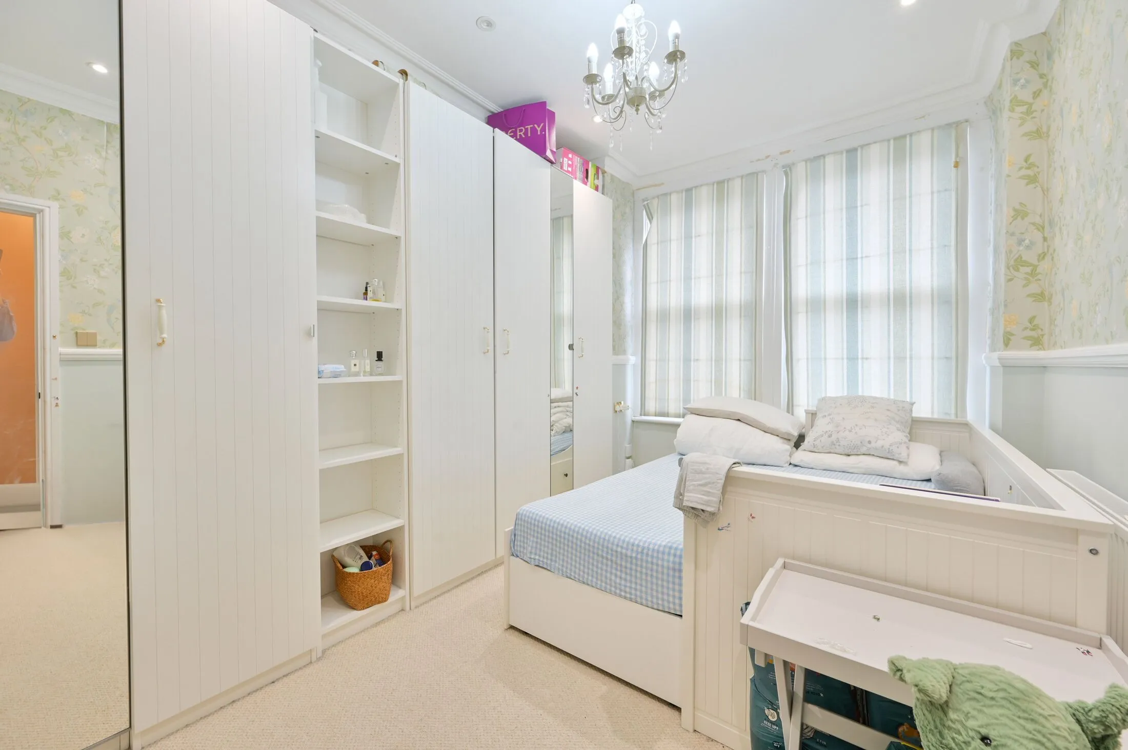 Flat Adelaide Grove in Greater London
