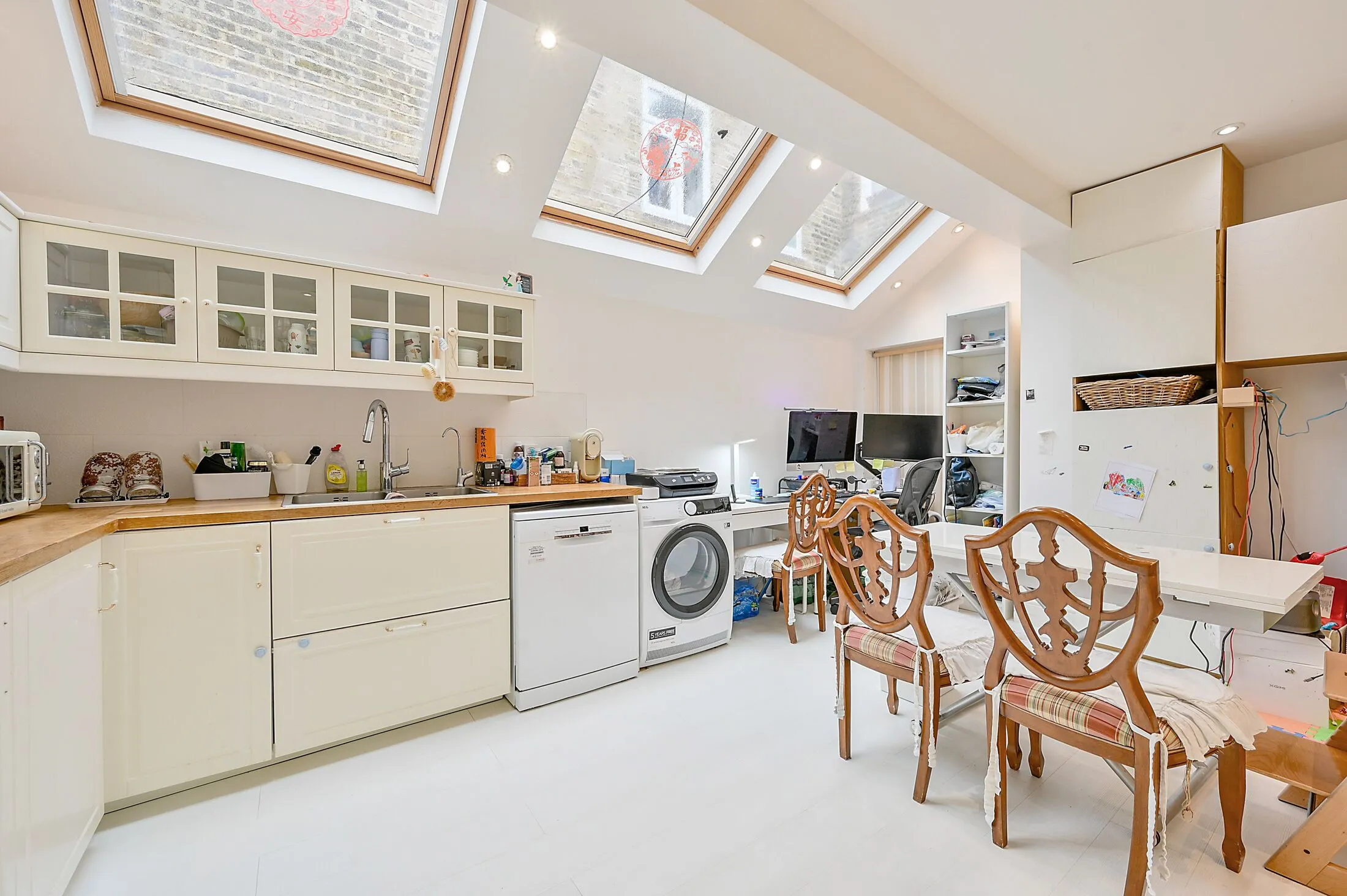Flat Adelaide Grove in Greater London