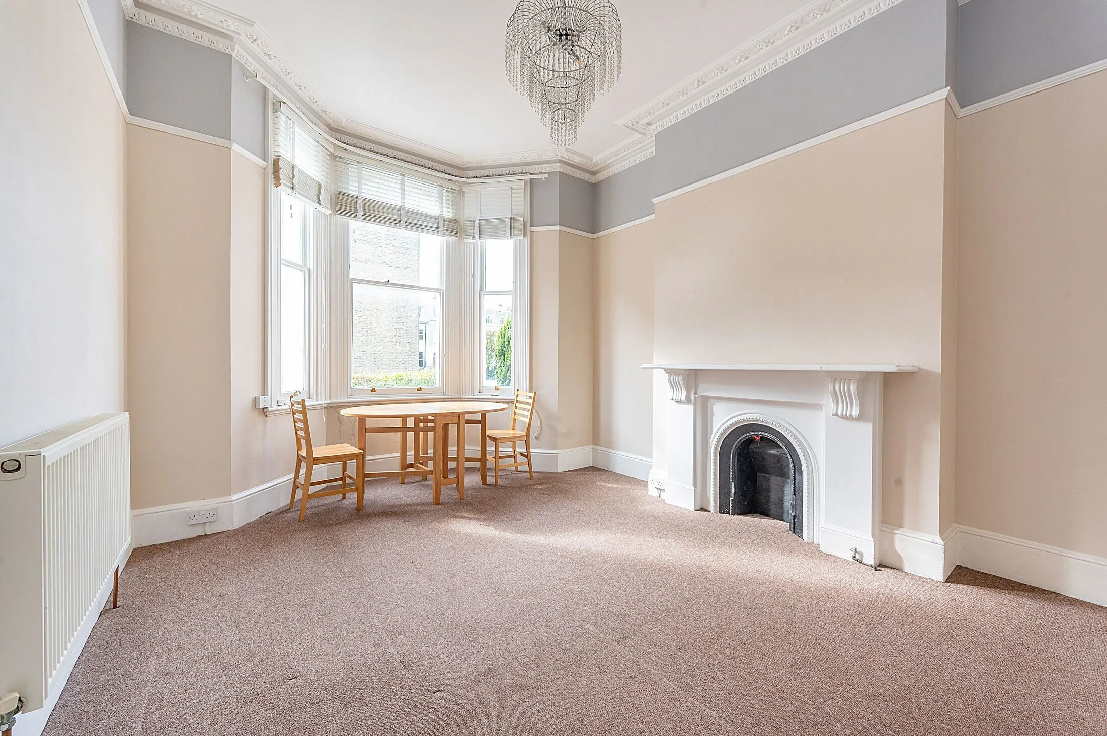Flat Westcroft Square in Greater London