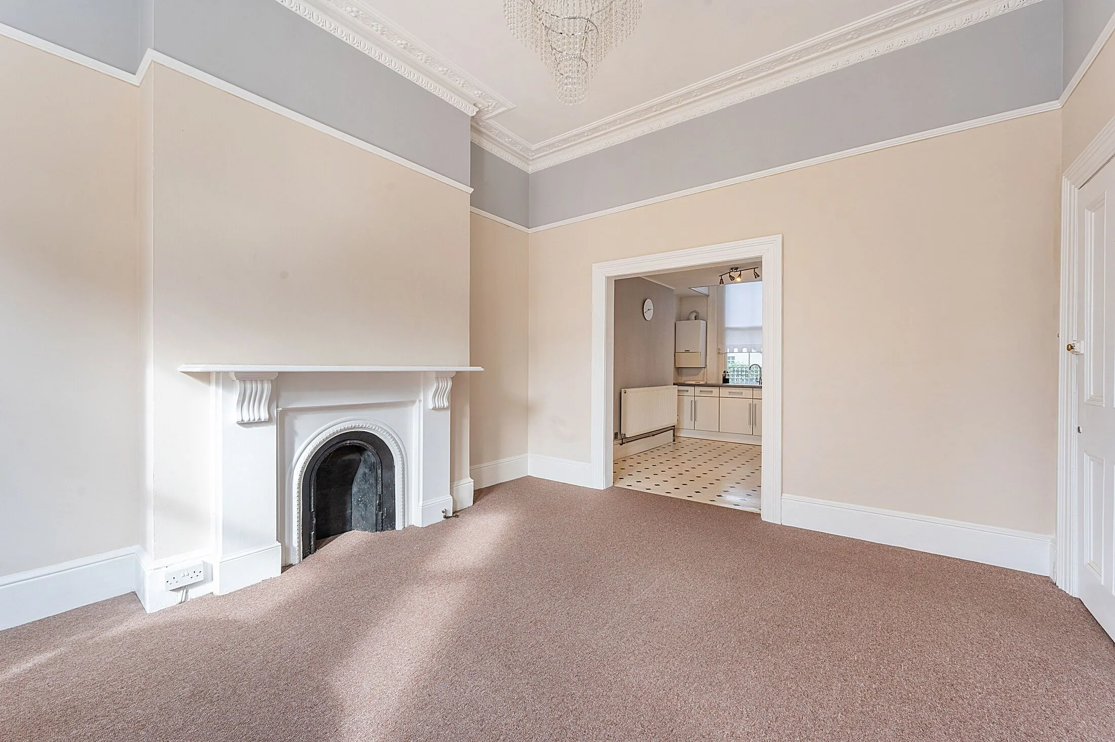 Flat Westcroft Square in Greater London