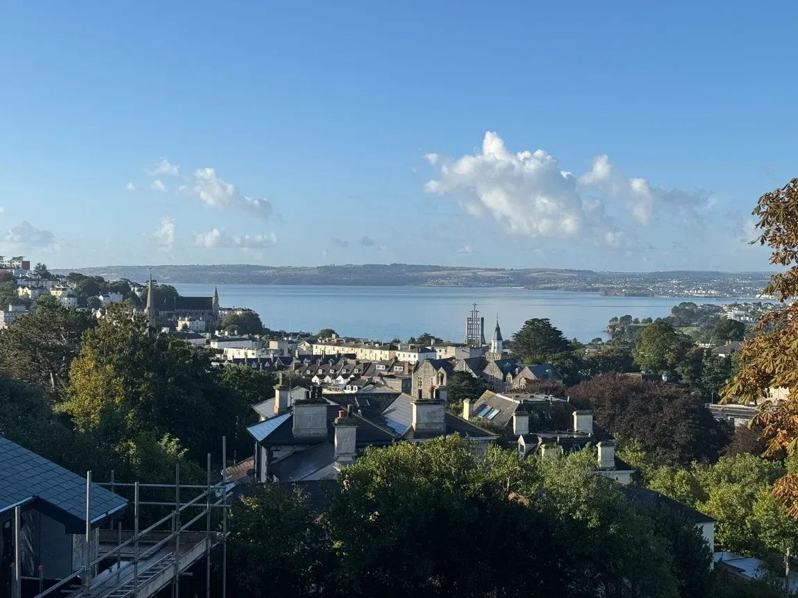 Flat Thurlow Road in Torquay