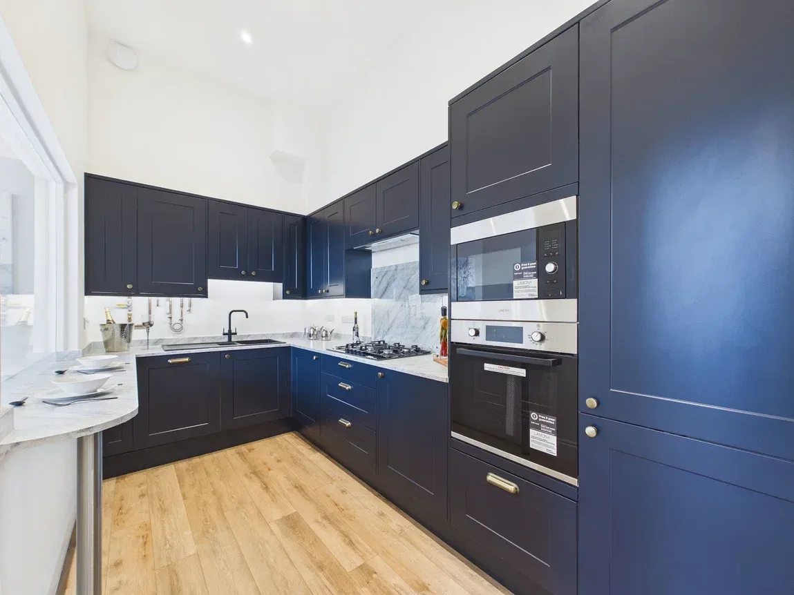 Flat Thurlow Road in Torquay