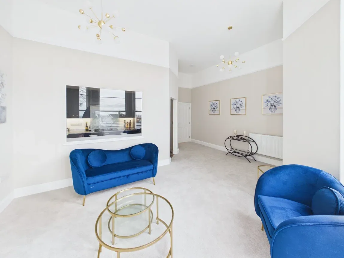 Flat Thurlow Road in Torquay