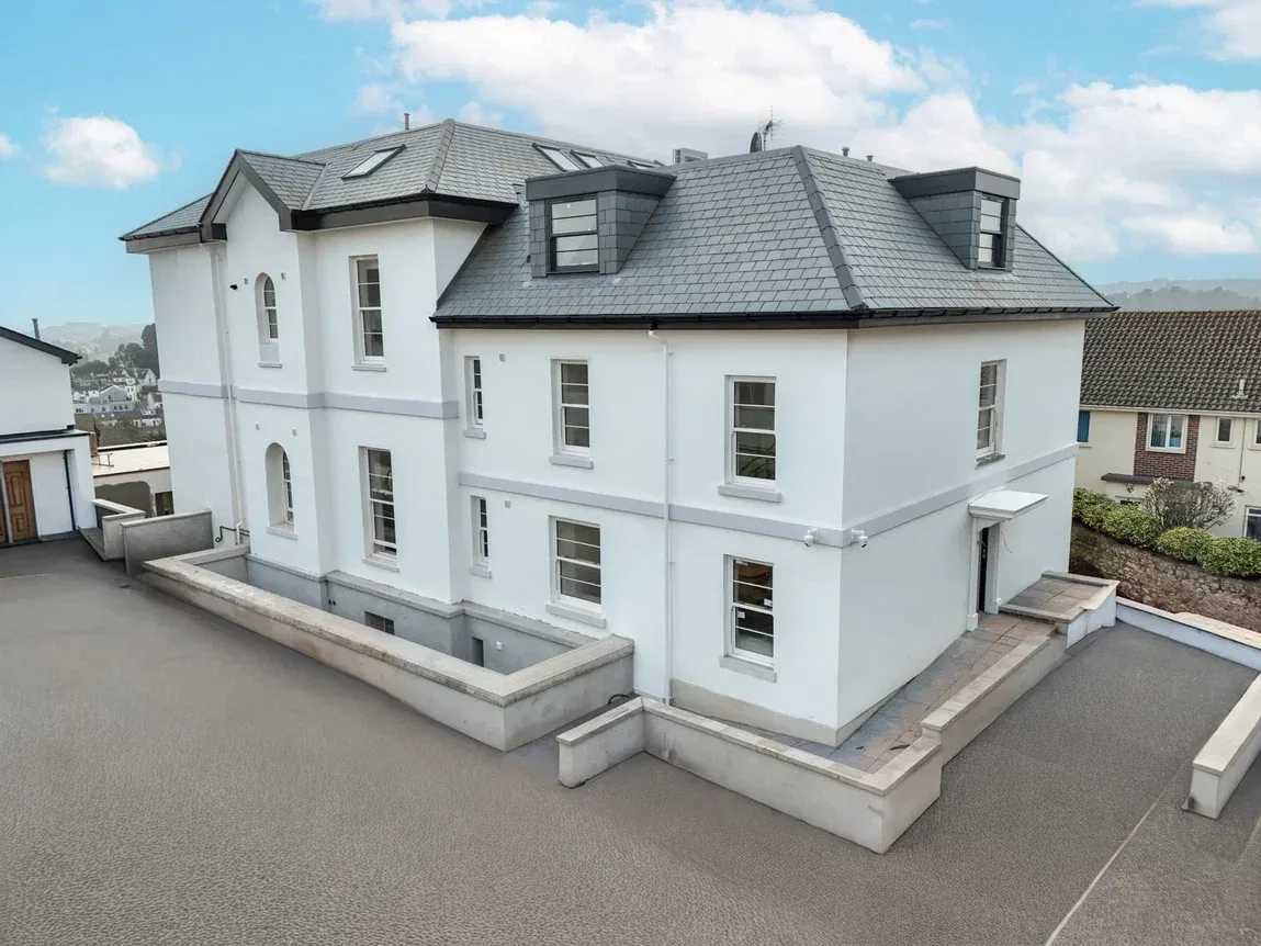 Flat Thurlow Road in Torquay