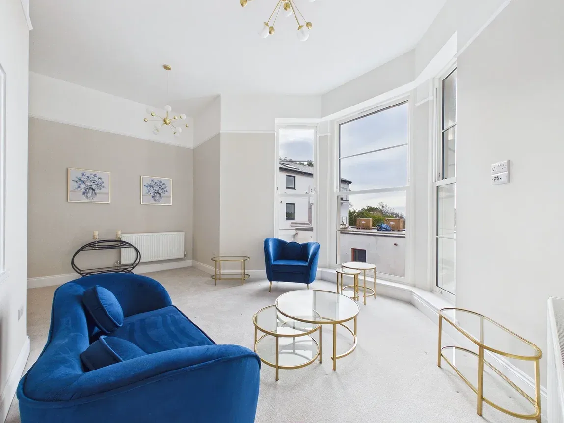 Flat Thurlow Road in Torquay