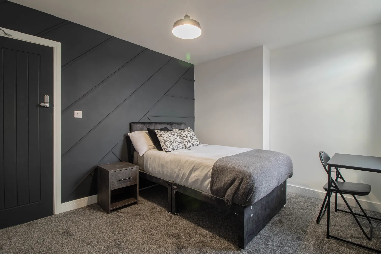 Room Chilwell Road in Nottingham